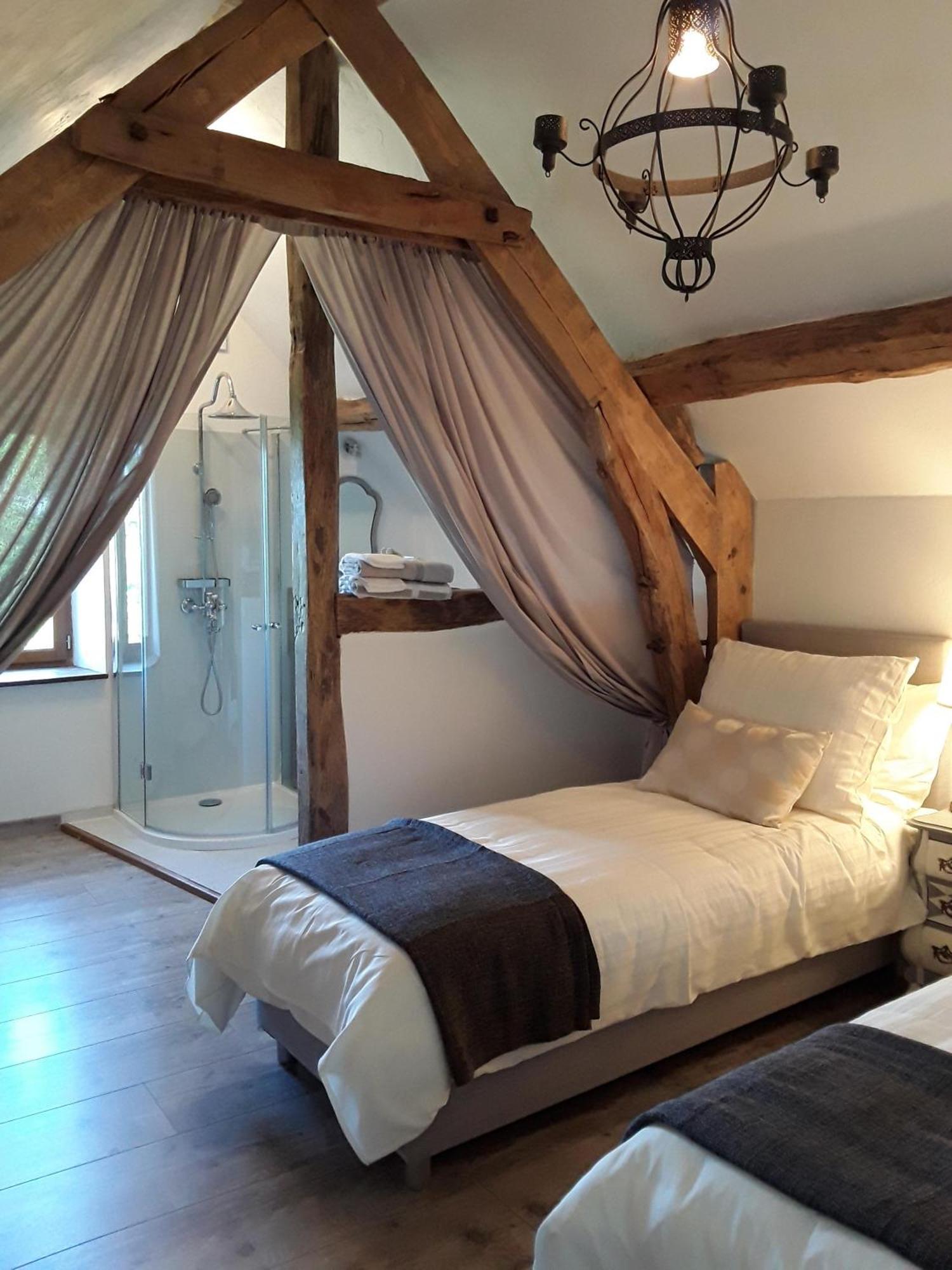 La Belle Ame Bed and Breakfast Saint-Priest-des-Champs Værelse billede