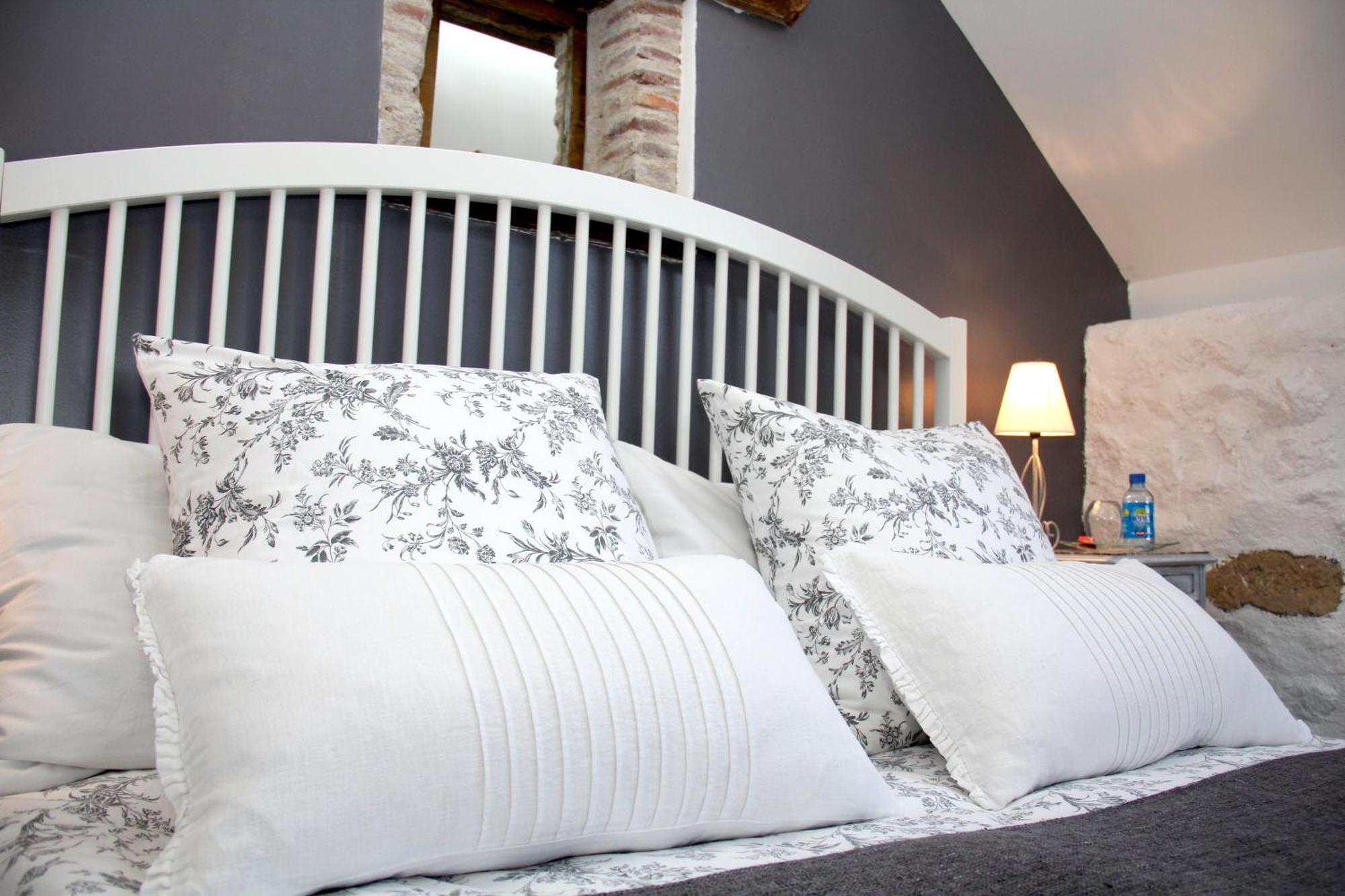 La Belle Ame Bed and Breakfast Saint-Priest-des-Champs Værelse billede